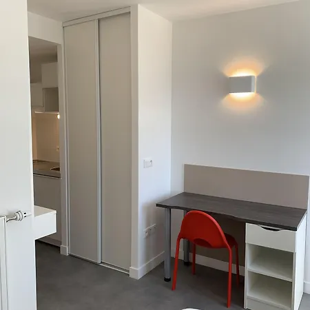 Moov'appart Szálloda Clichy